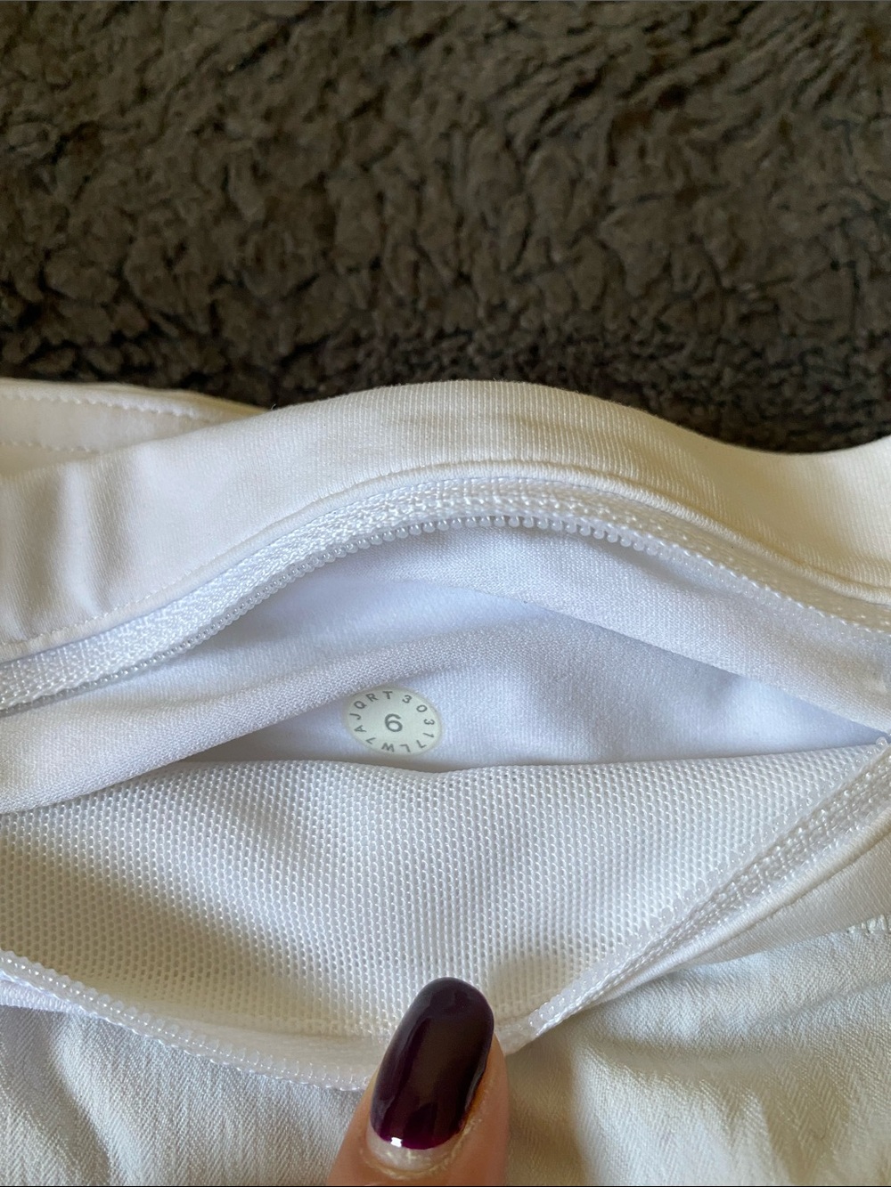 White lululemon shorts - Picture 3 of 4